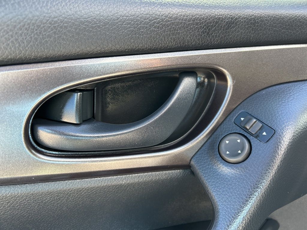 2021 Nissan Rogue Sport S Image 40 of 44