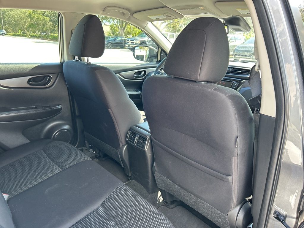 2021 Nissan Rogue Sport S Image 12 of 44