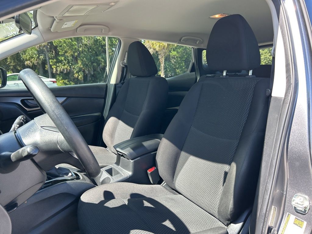 2021 Nissan Rogue Sport S Image 13 of 44