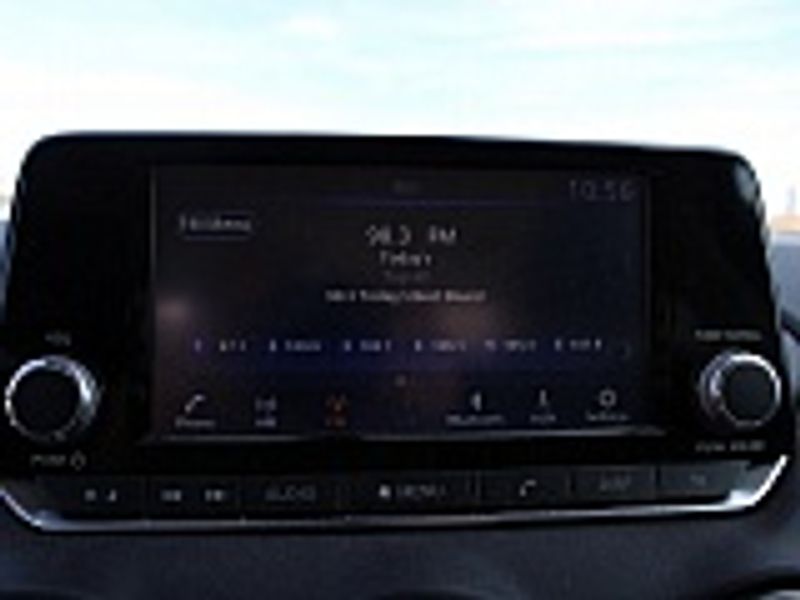 Vehicle image 18 of 30
