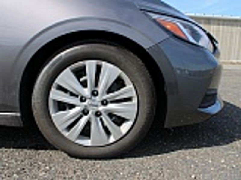 Vehicle image 25 of 30