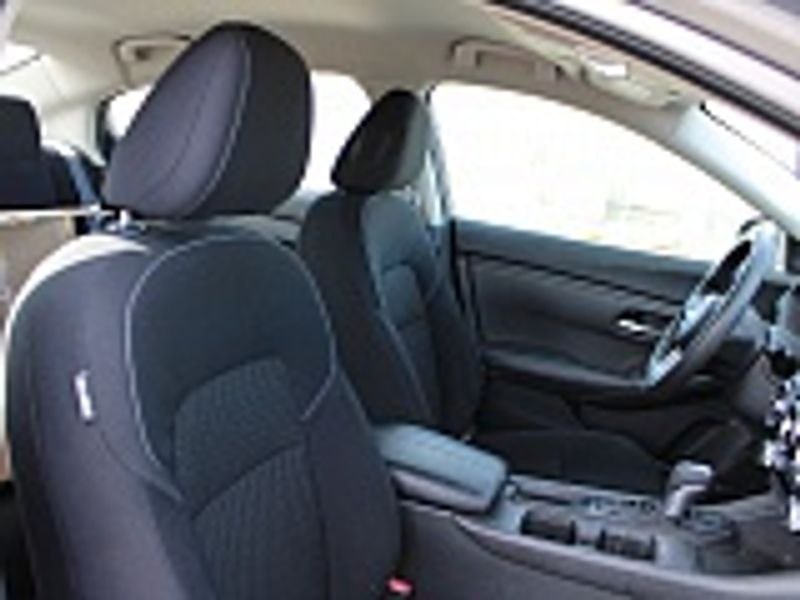 Vehicle image 21 of 30
