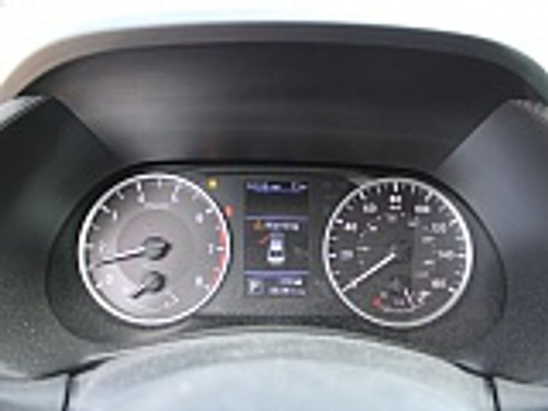 Vehicle image 15 of 30