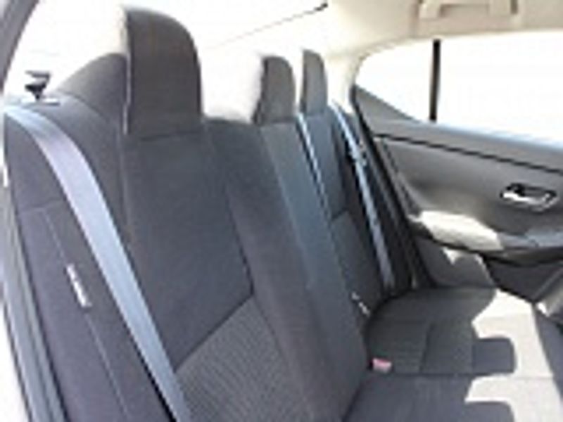 Vehicle image 24 of 30
