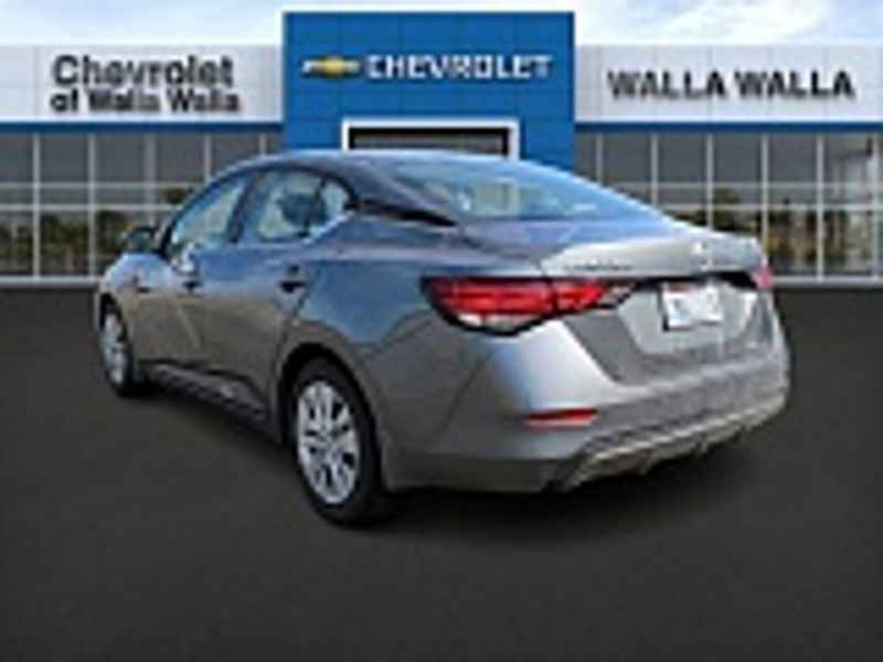 Vehicle image 8 of 30