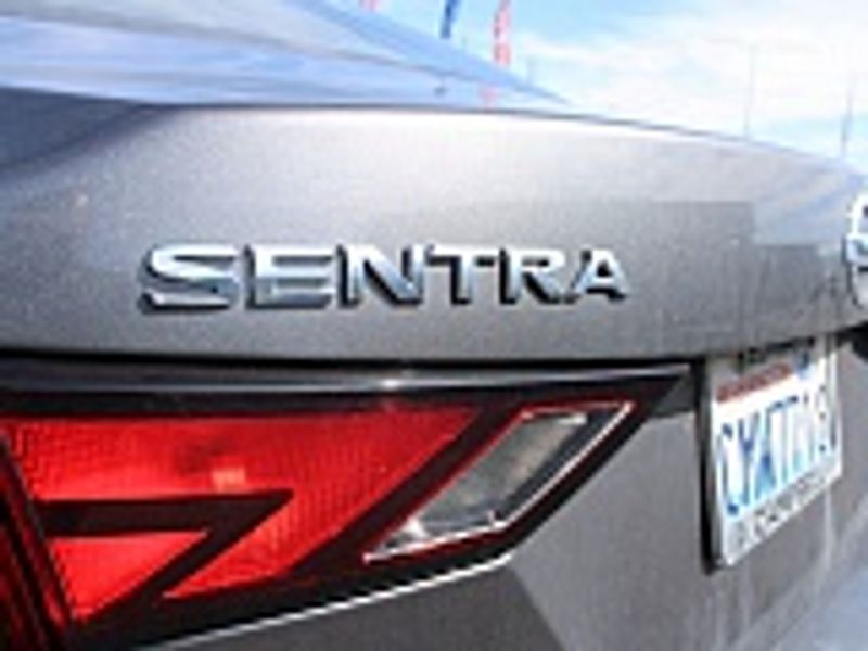 Vehicle image 28 of 30