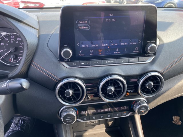 Vehicle image 11 of 19