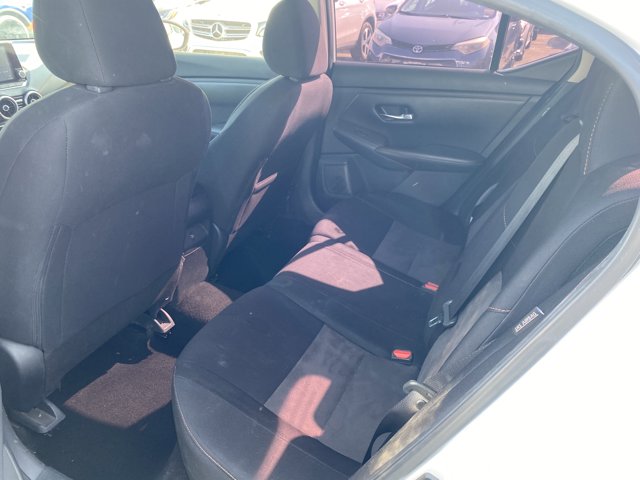 Vehicle image 13 of 19