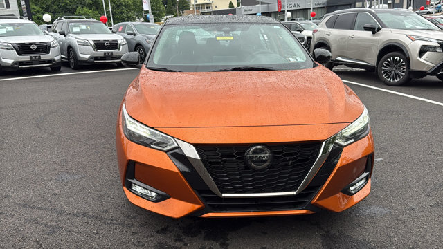 2021 Nissan Sentra SR Image 2 of 25