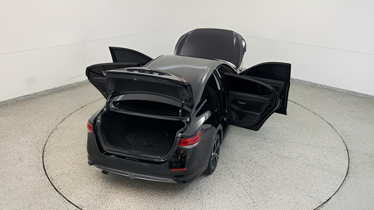 Vehicle image 43 of 49