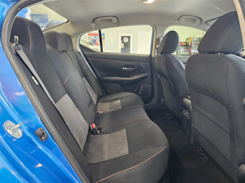 Vehicle image 13 of 22