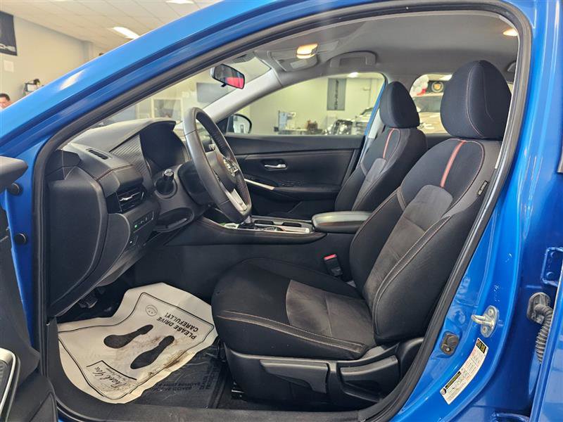 Vehicle image 11 of 22