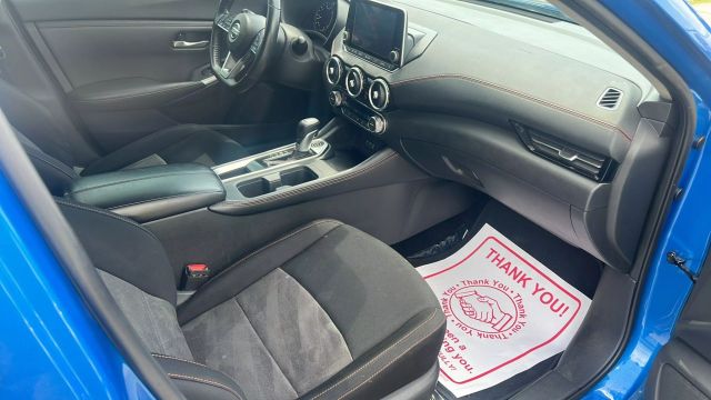 Vehicle image 10 of 19