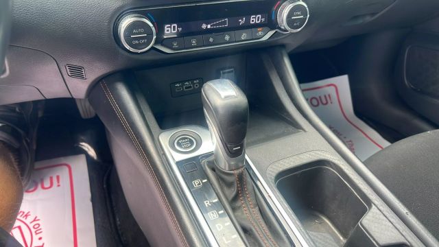 Vehicle image 15 of 19