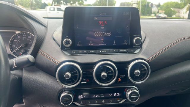 Vehicle image 14 of 19