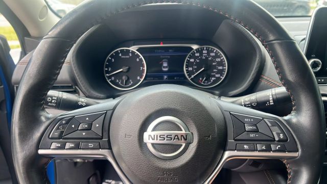 Vehicle image 13 of 19