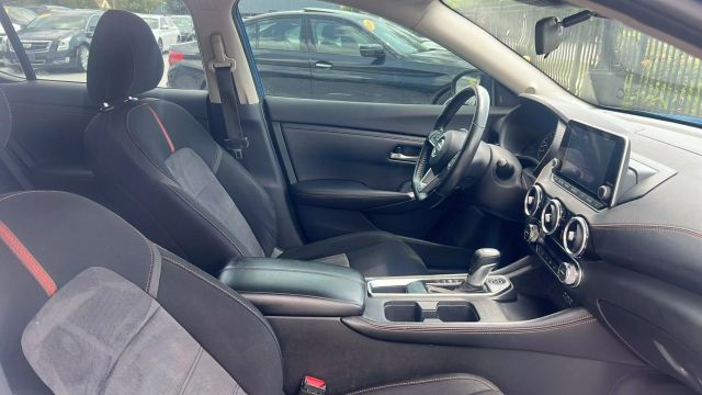 Vehicle image 7 of 19