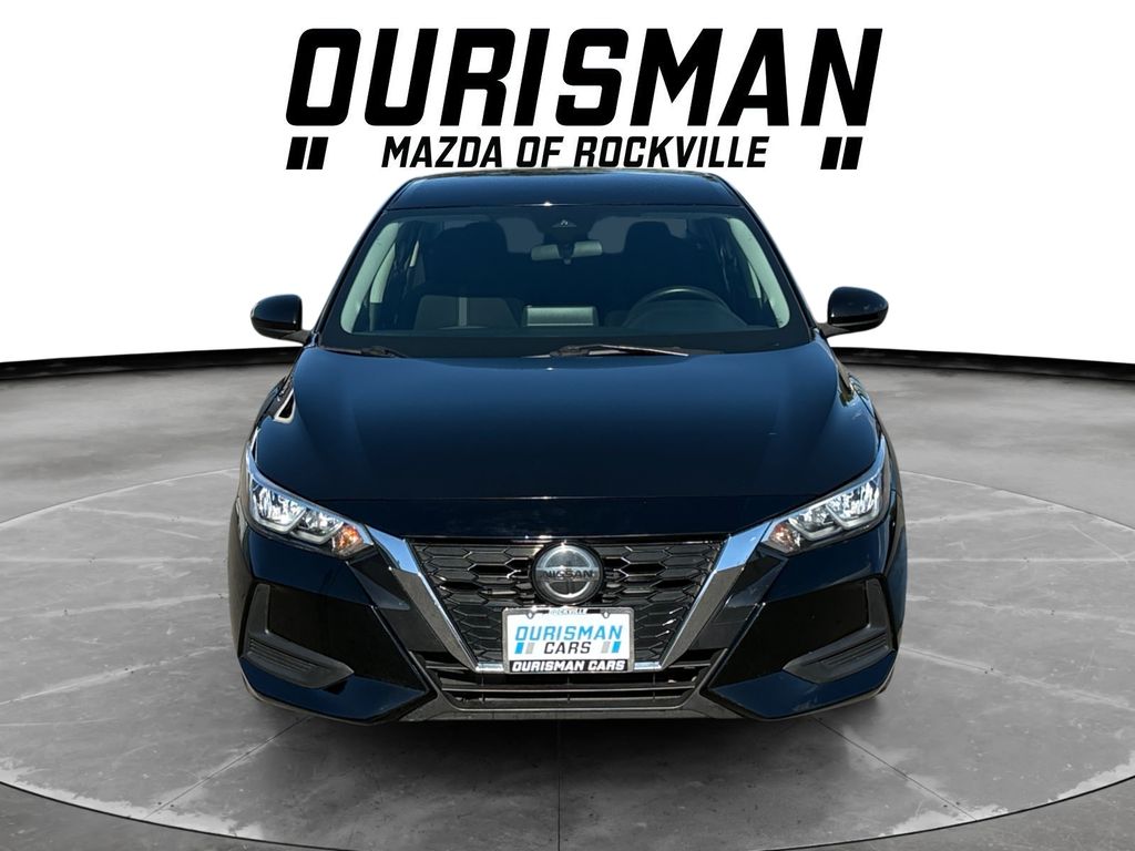 2021 Nissan Sentra SV Image 2 of 25