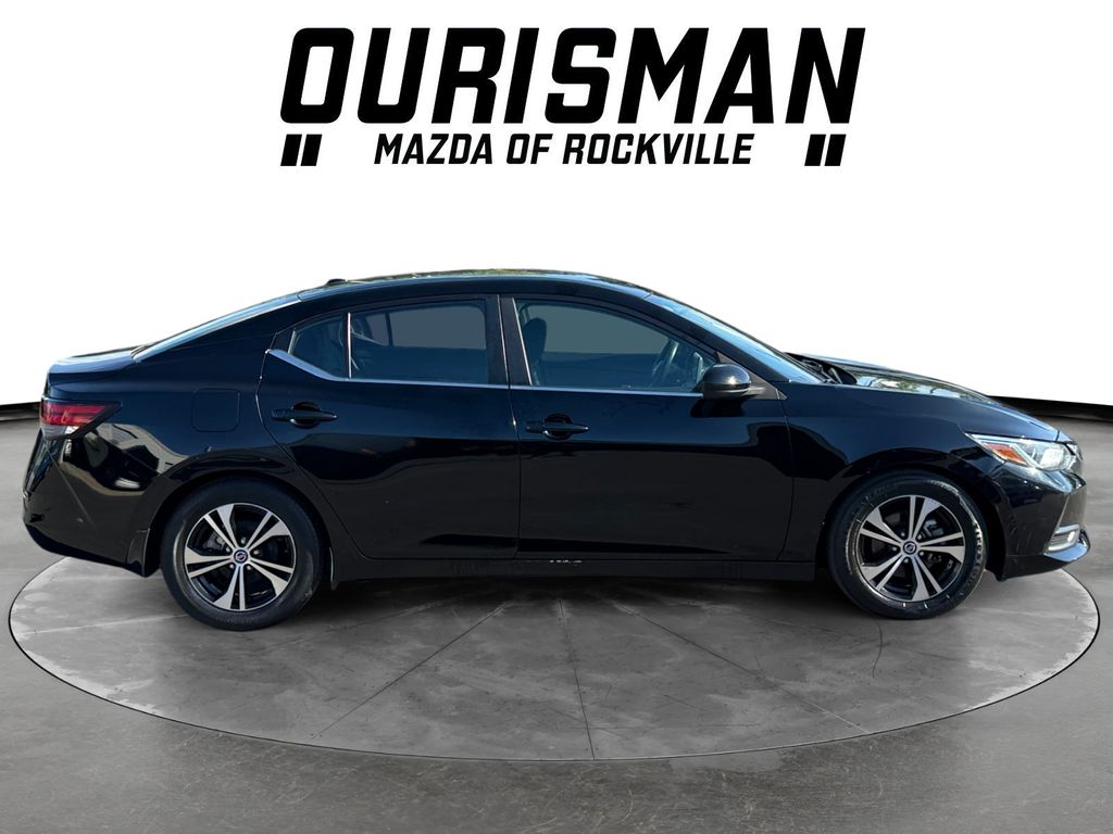 2021 Nissan Sentra SV Image 3 of 25