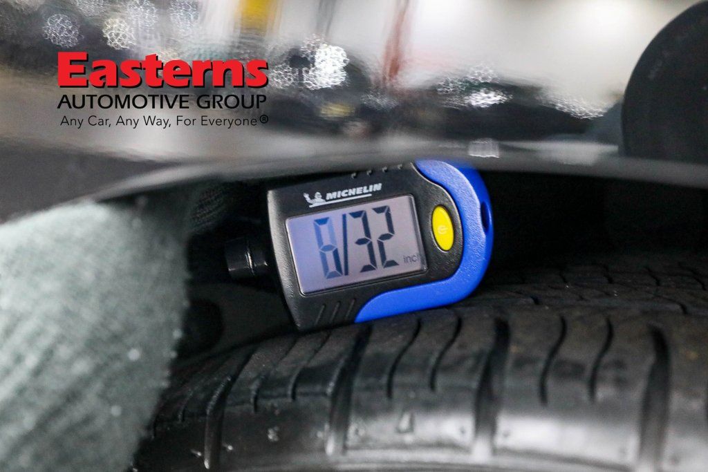 Vehicle image 51 of 60