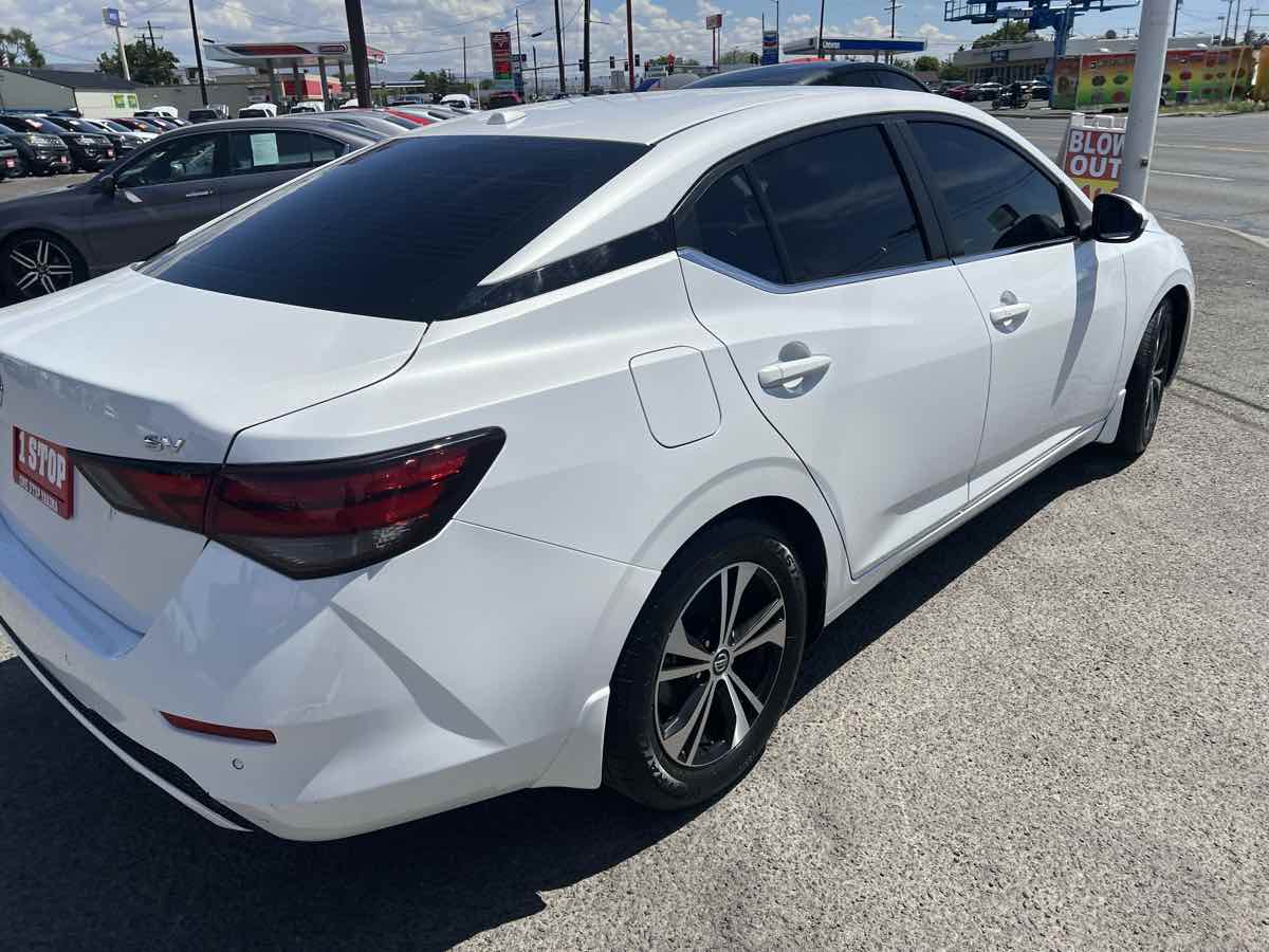 Vehicle image 5 of 12
