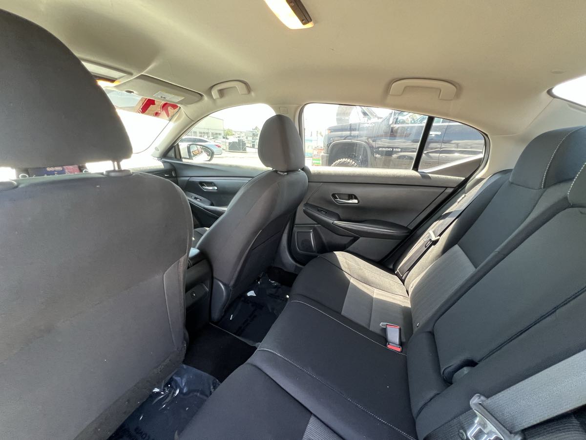 Vehicle image 8 of 12