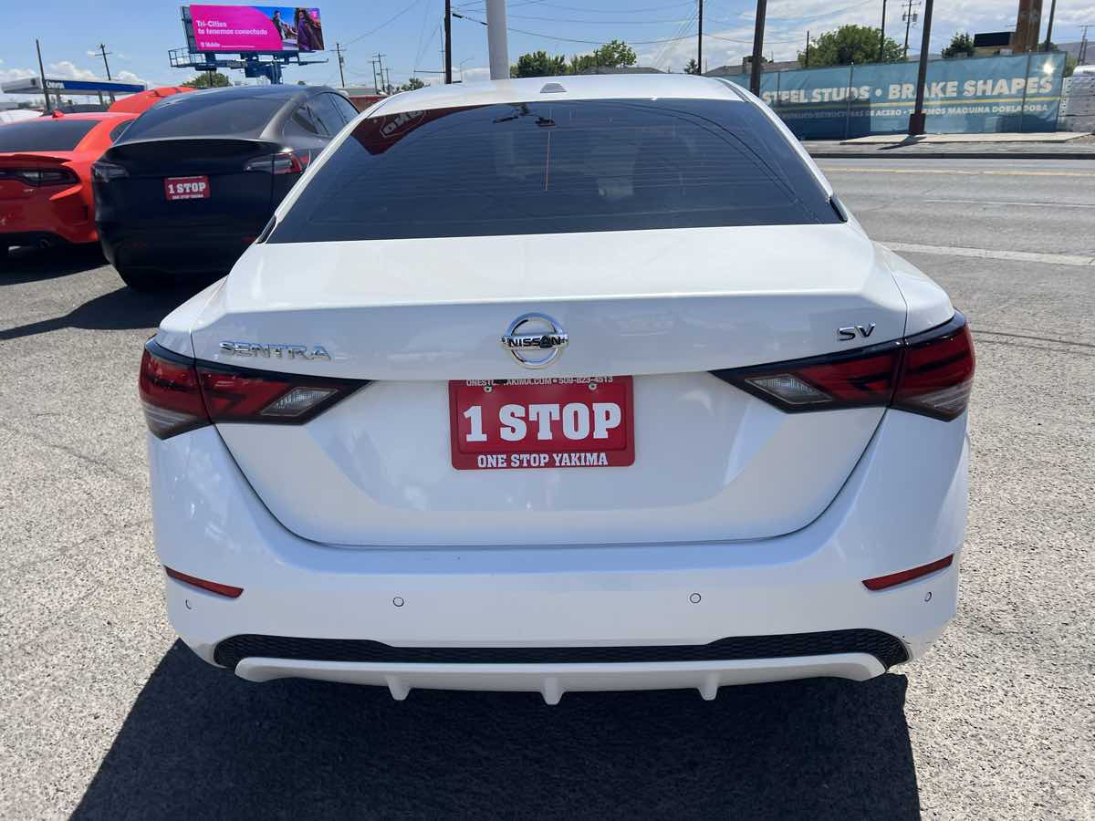 Vehicle image 6 of 12