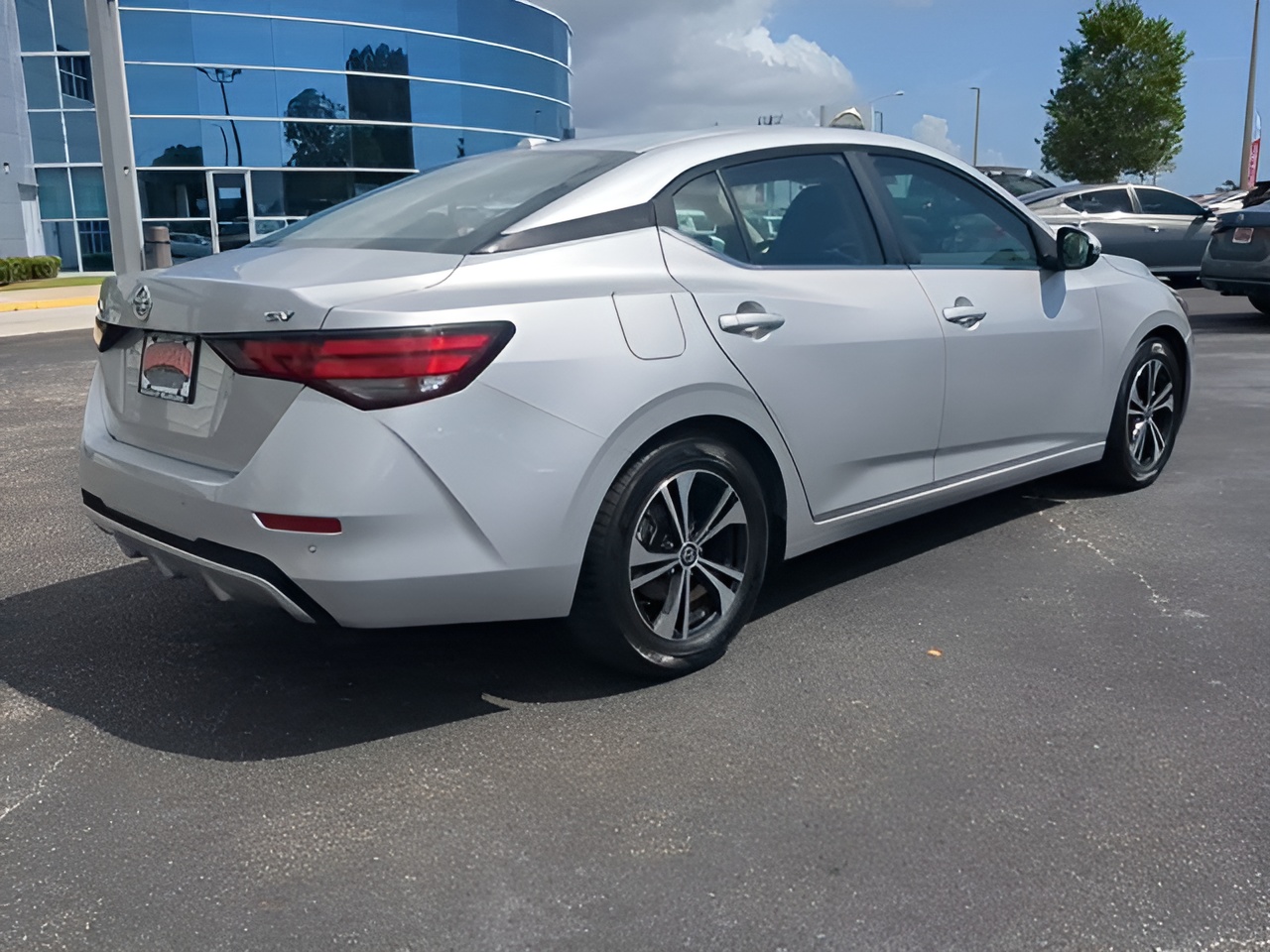 Vehicle image 33 of 36