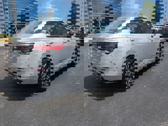 Vehicle image 6 of 36