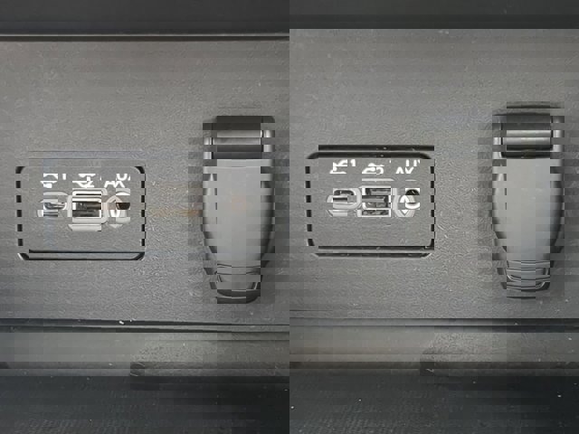 Vehicle image 20 of 36