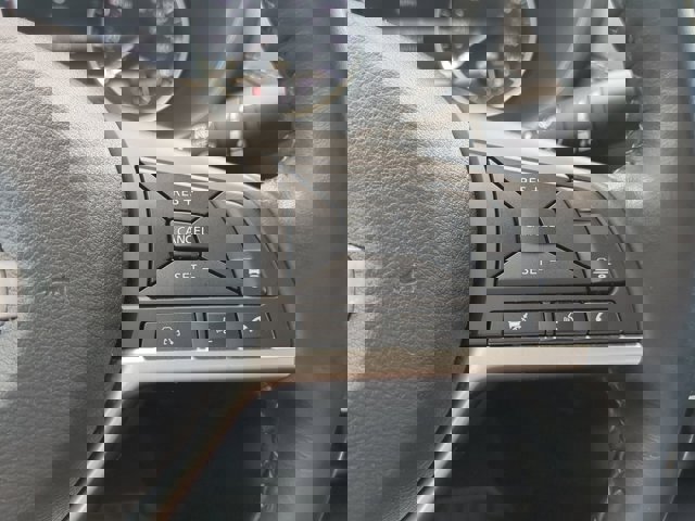 Vehicle image 24 of 36
