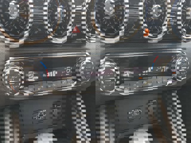 Vehicle image 21 of 36