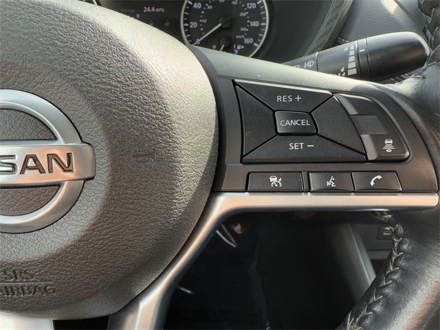 Vehicle image 19 of 23
