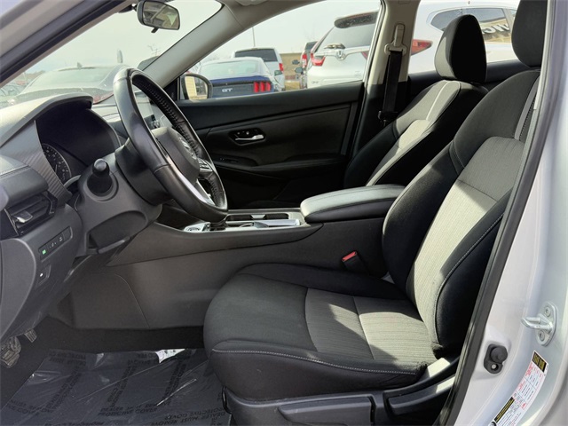 Vehicle image 14 of 23
