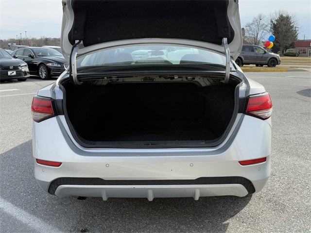 Vehicle image 12 of 23