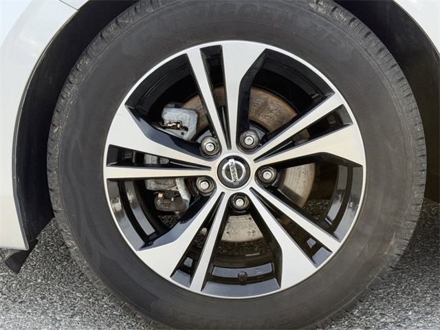 Vehicle image 9 of 23