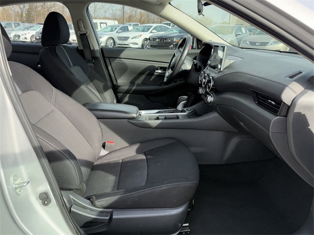 Vehicle image 10 of 23