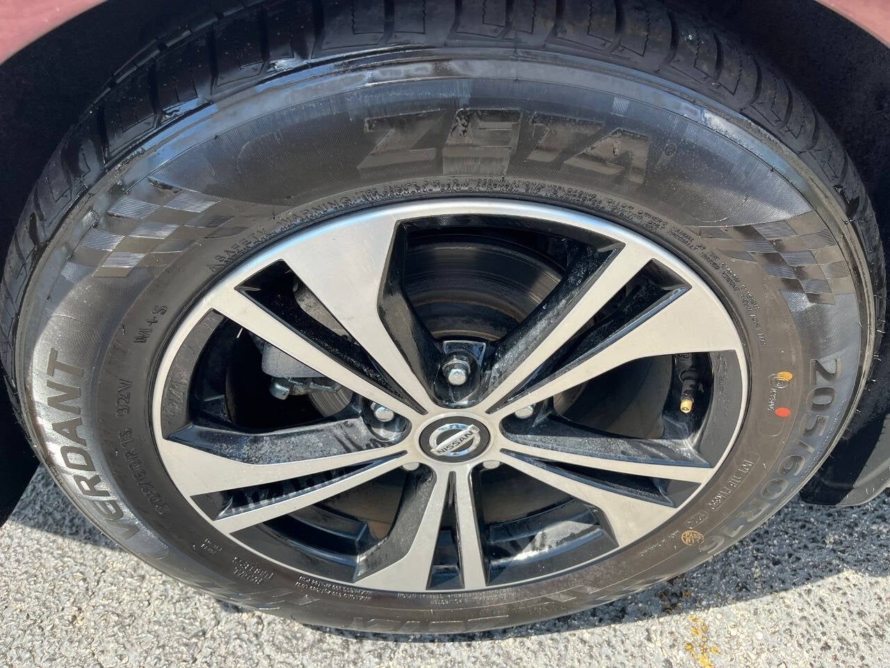 Vehicle image 18 of 44