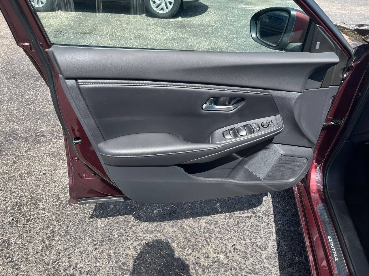 Vehicle image 31 of 44