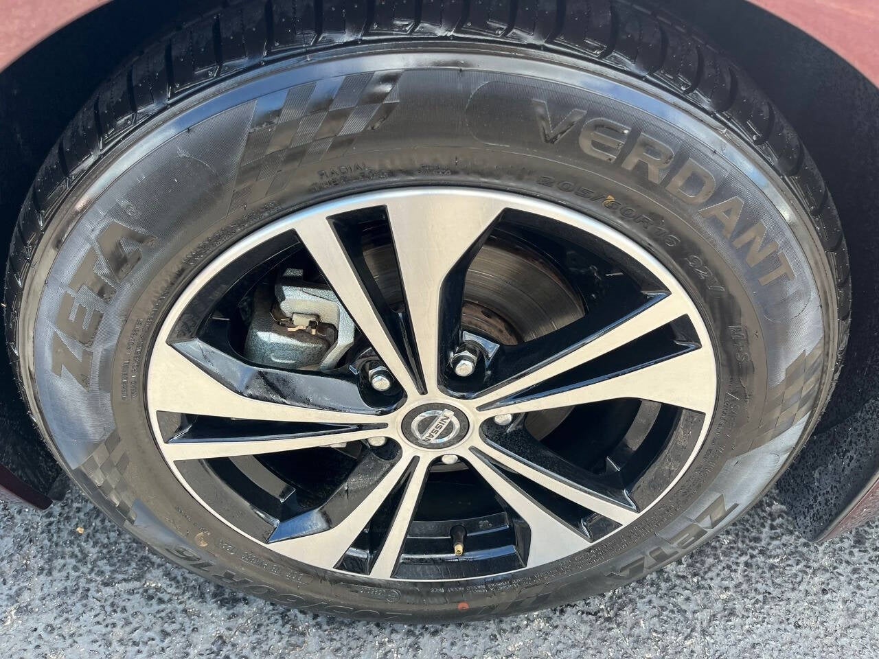 Vehicle image 17 of 44