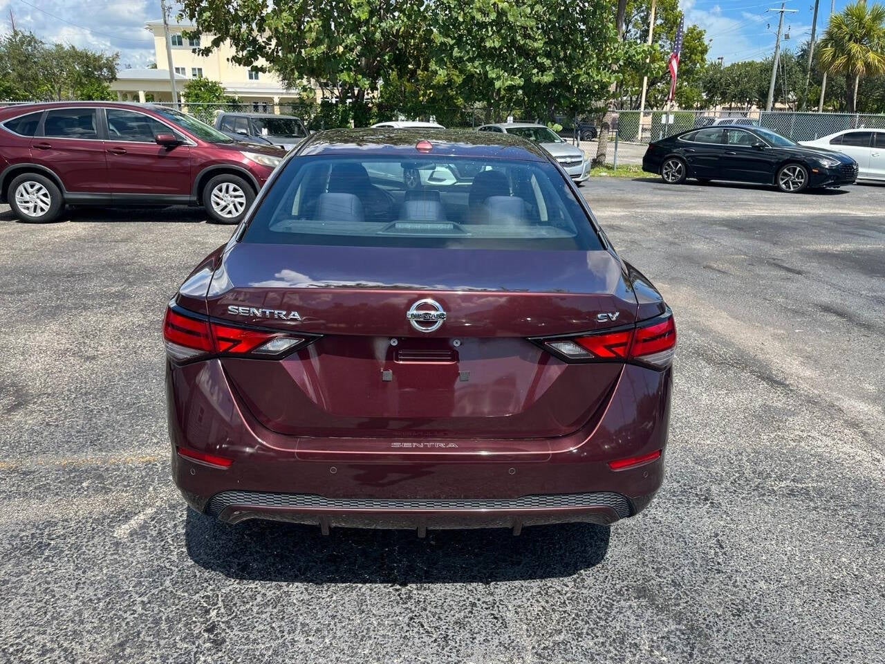 Vehicle image 10 of 44