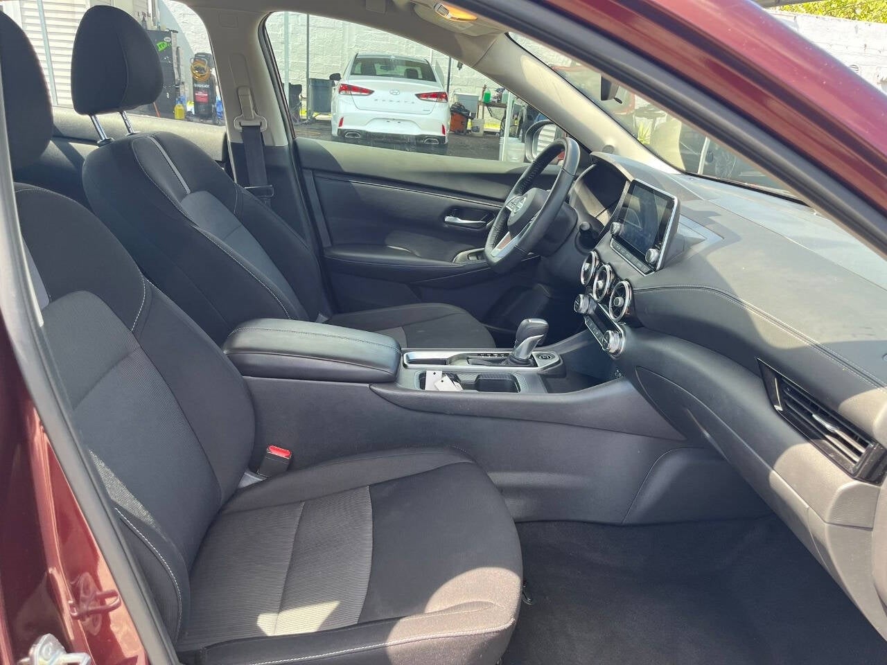 Vehicle image 22 of 44