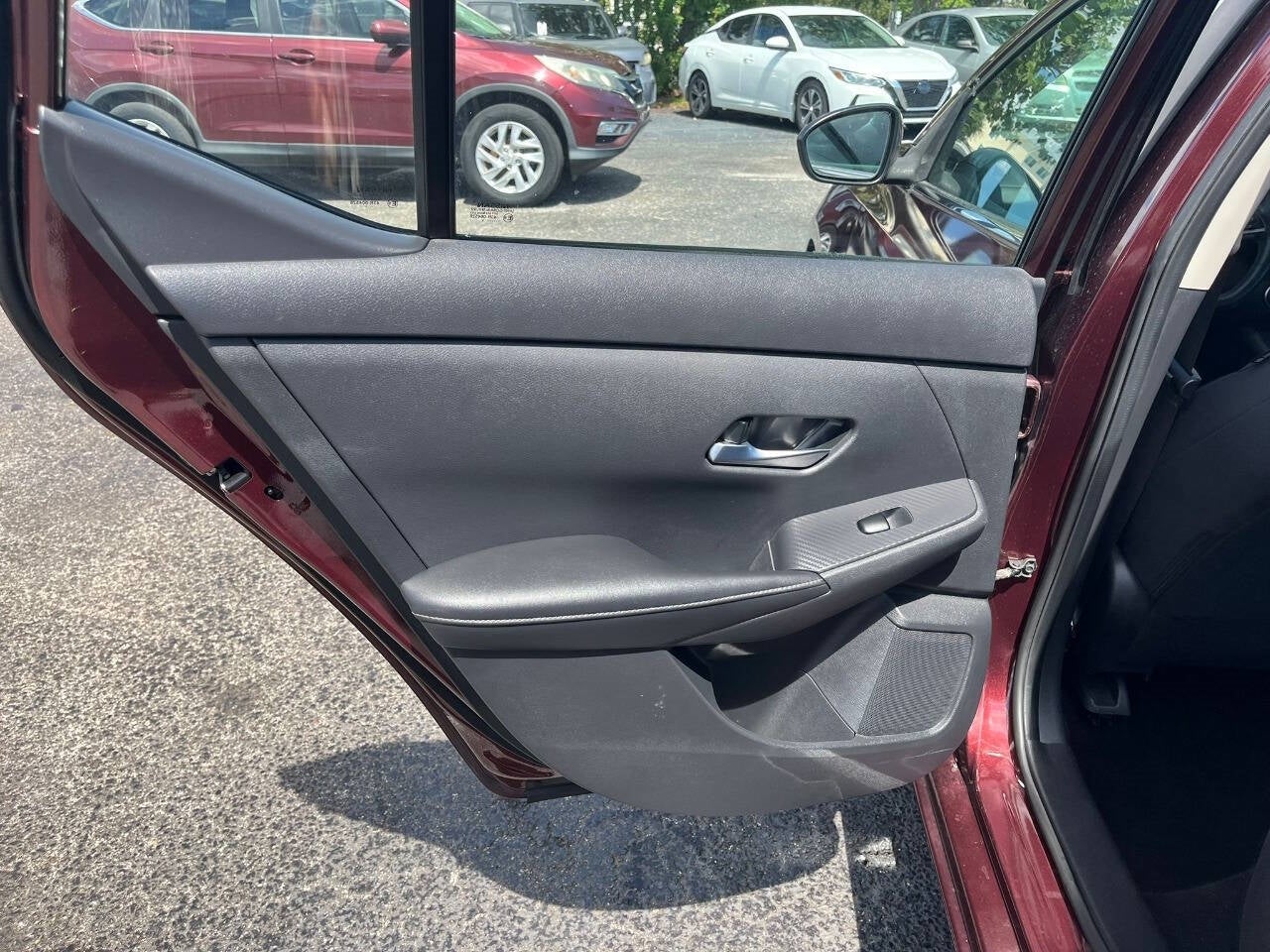 Vehicle image 29 of 44
