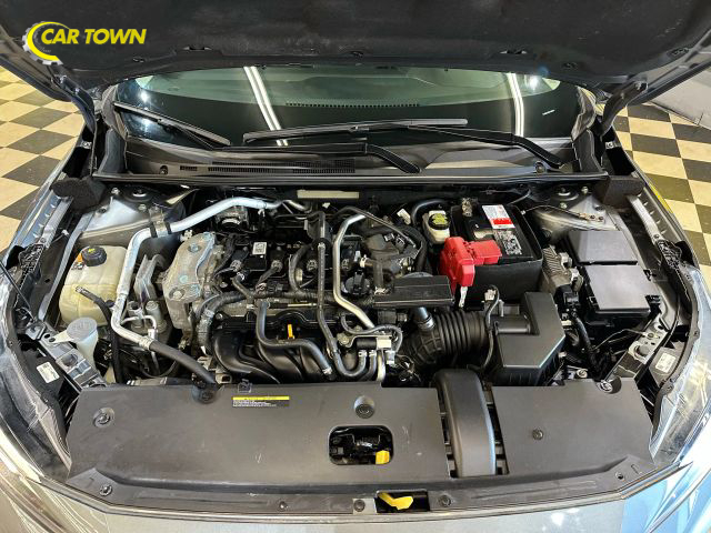 2021 Nissan Sentra SV Image 15 of 36