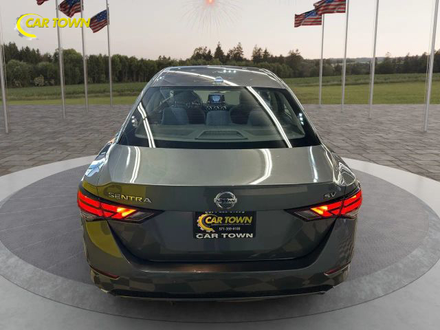2021 Nissan Sentra SV Image 10 of 36