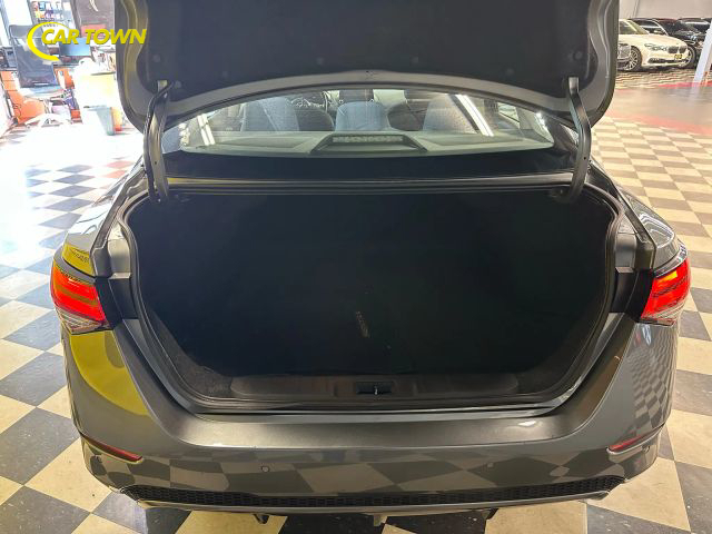 2021 Nissan Sentra SV Image 18 of 36