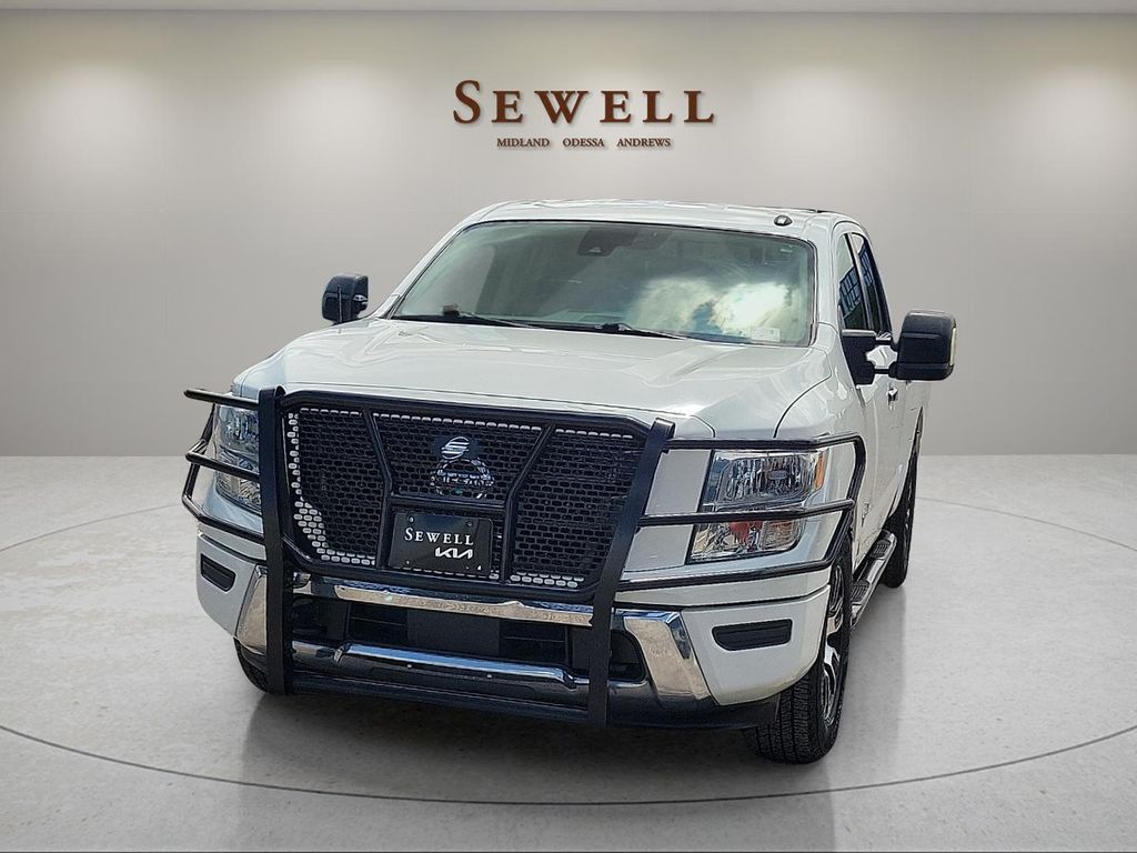 2021 Nissan Titan SV Image 1 of 20