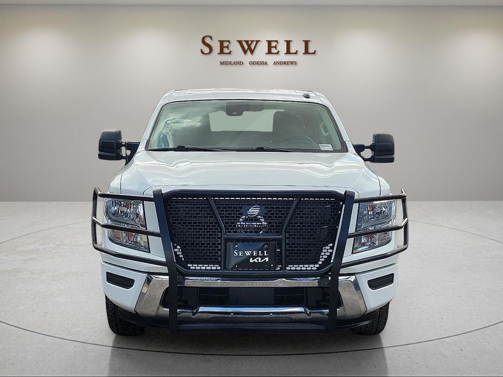 2021 Nissan Titan SV Image 2 of 20
