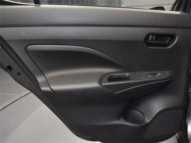 Vehicle image 34 of 48