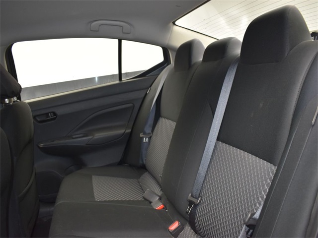 Vehicle image 29 of 48